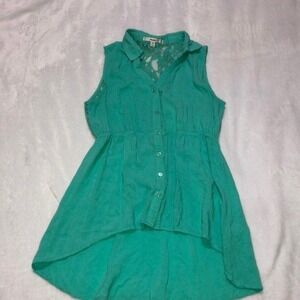Papaya Green Sleeveless Button Down High Low Top‎ w Lace Medium
